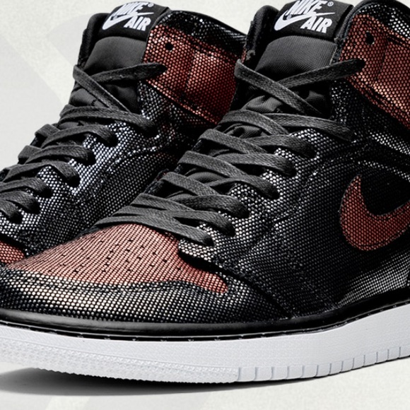 Jordan 1 Women’s Fearless in Rose Gold Metallic - Picture 7 of 7